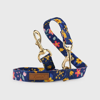 Knala Floral Blue dog cafe lead front view on a white background.